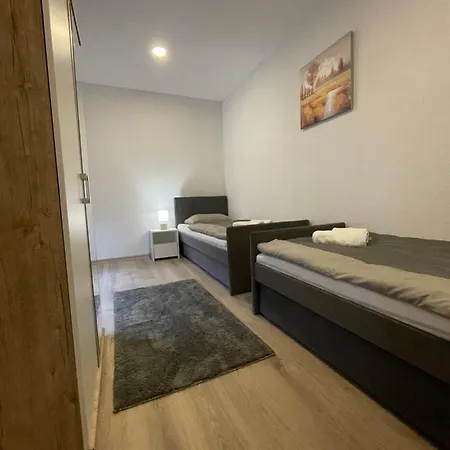 Ammirevole Ravne * Visoko