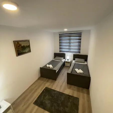 Ammirevole Ravne Appartement